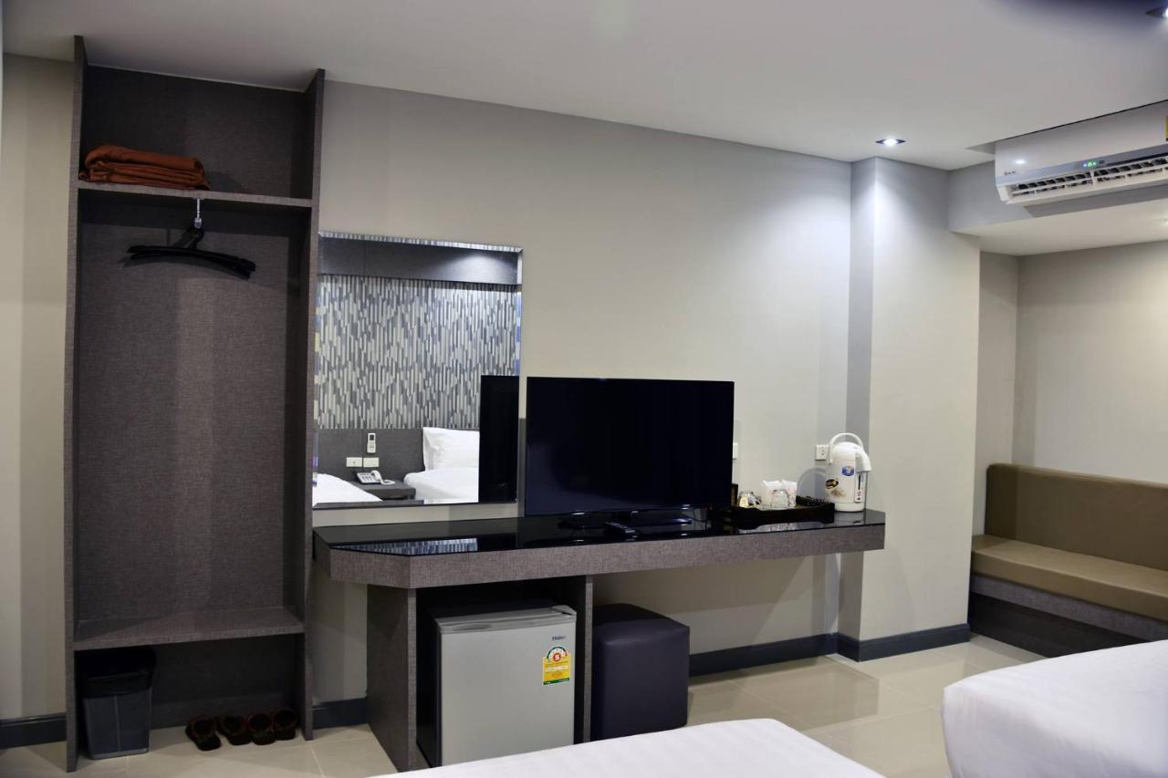 C Hotel Bangna Bangkok Kültér fotó