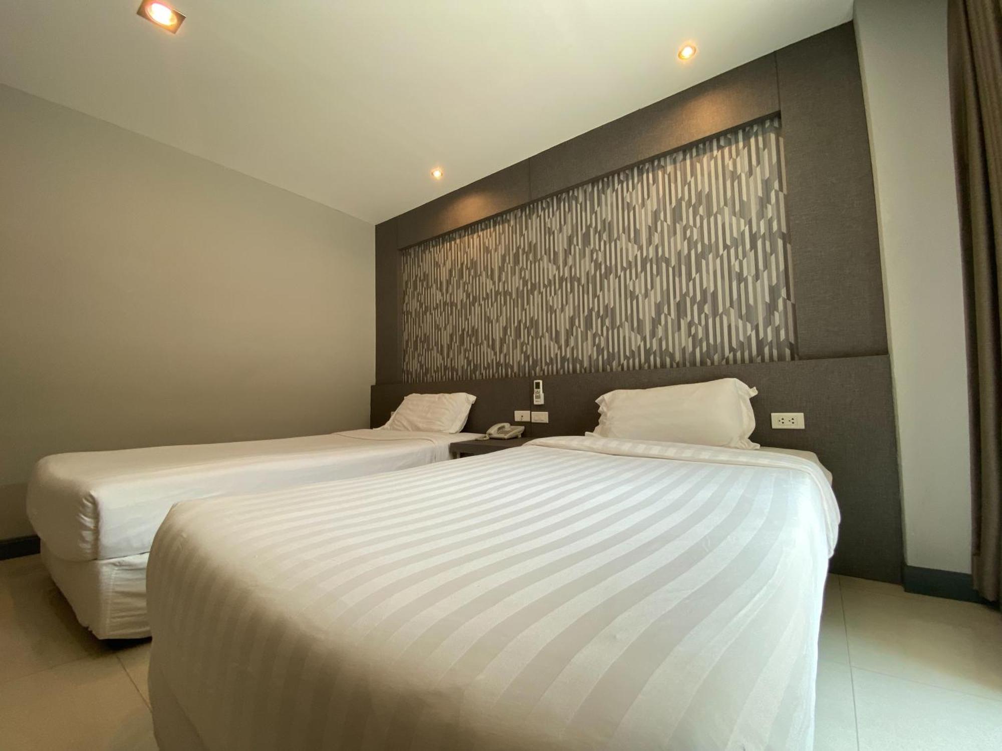 C Hotel Bangna Bangkok Kültér fotó